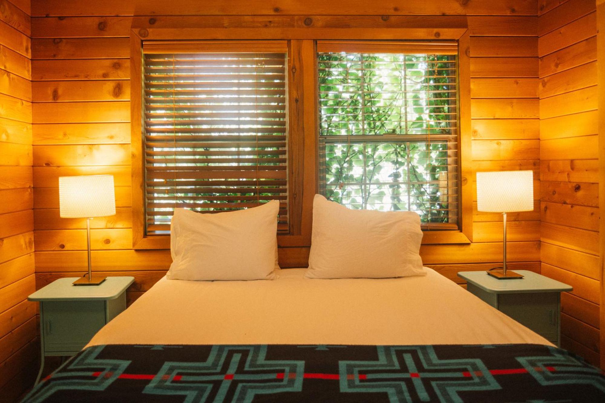 Johnson'S Beach Cabins And Campground Герневилл Экстерьер фото